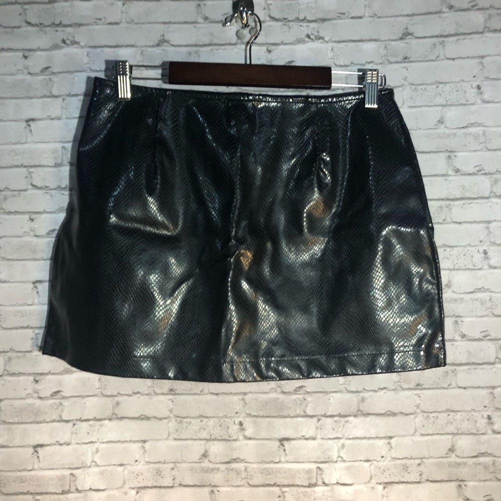 jr-s.com faux snakeskin mini skirt Black Size 11